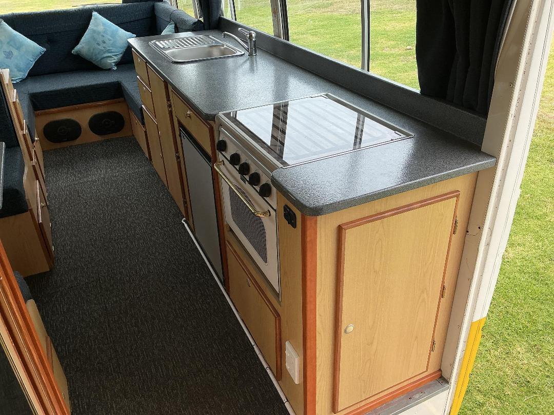 Photo '23' of Nissan Civilian Motorhome Photo '23' of Nissan Civilian Motorhome