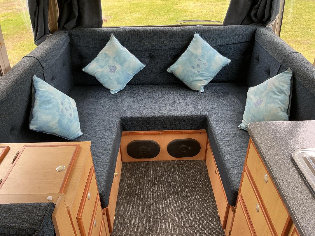 Photo '30' of Nissan Civilian Motorhome Photo '30' of Nissan Civilian Motorhome