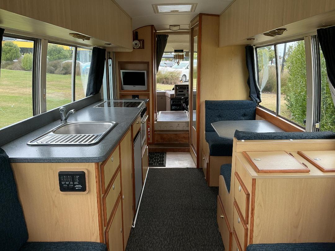 Photo '7' of Nissan Civilian Motorhome Photo '7' of Nissan Civilian Motorhome