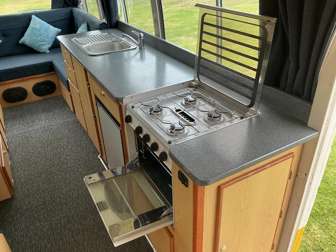 Photo '24' of Nissan Civilian Motorhome Photo '24' of Nissan Civilian Motorhome