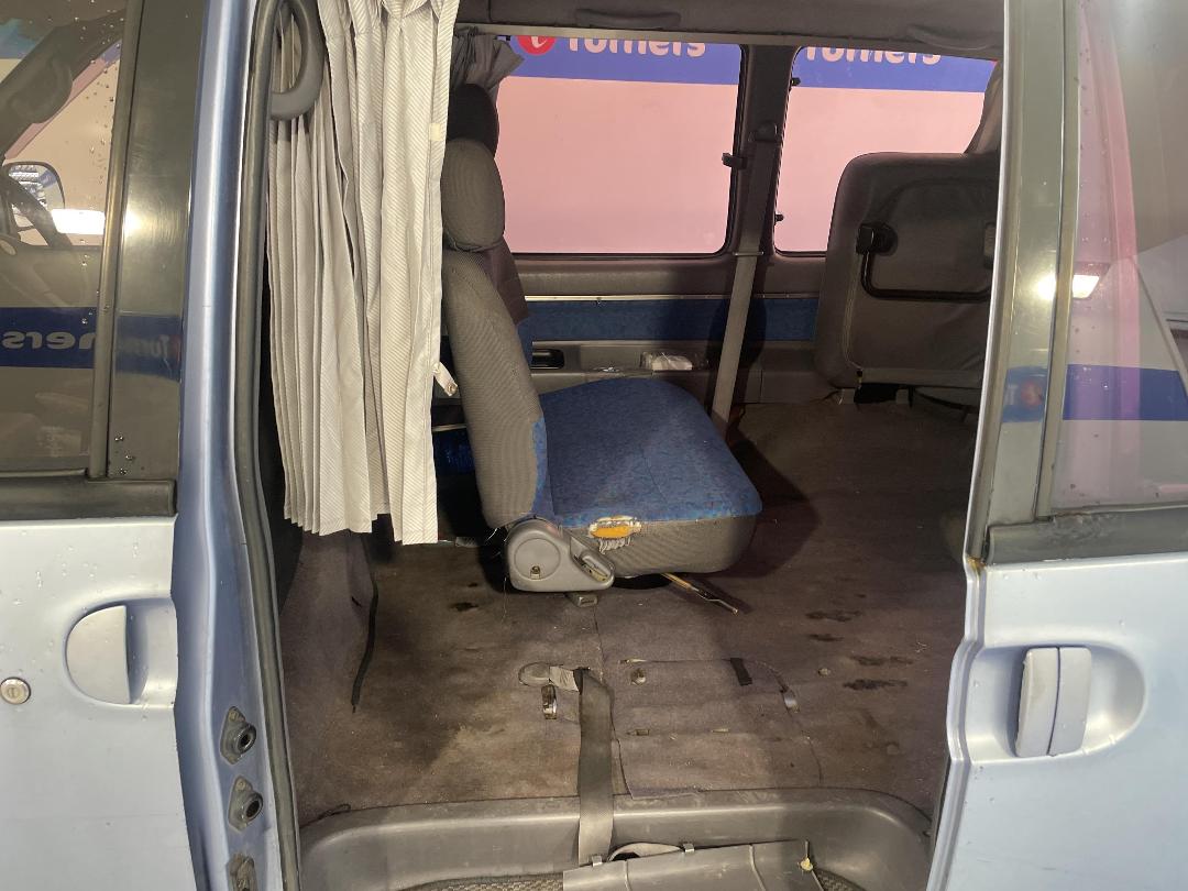 Photo '17' of Nissan Serena FX