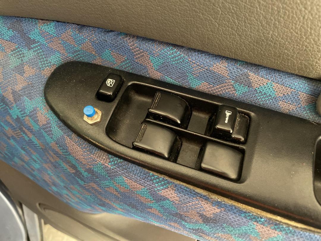 Photo '20' of Nissan Serena FX