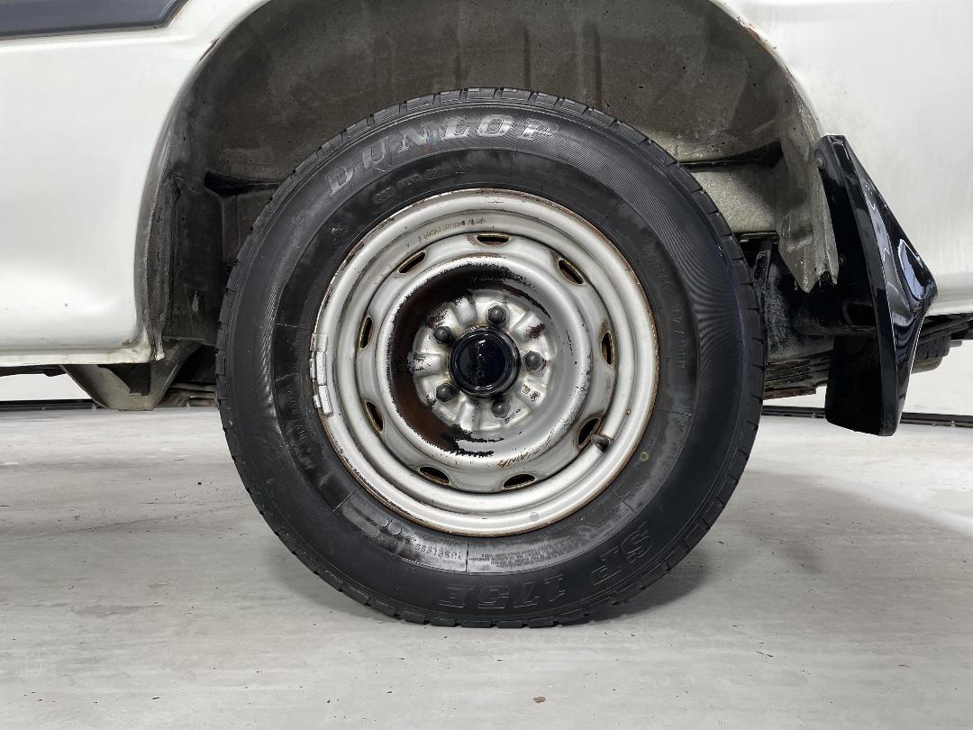 Photo '11' of Toyota Hiace 2.4 M/BUS