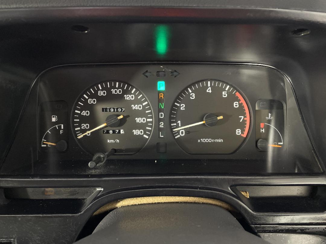 Photo '20' of Toyota Hiace 2.4 M/BUS