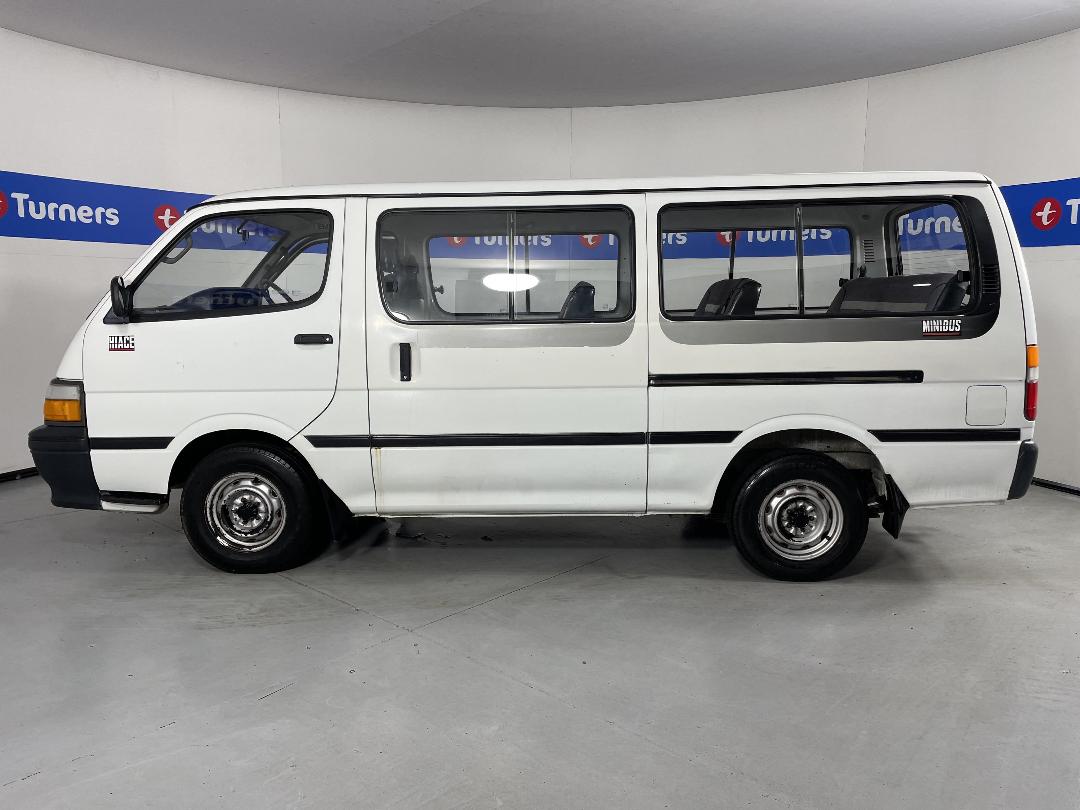 Photo '22' of Toyota Hiace 2.4 M/BUS