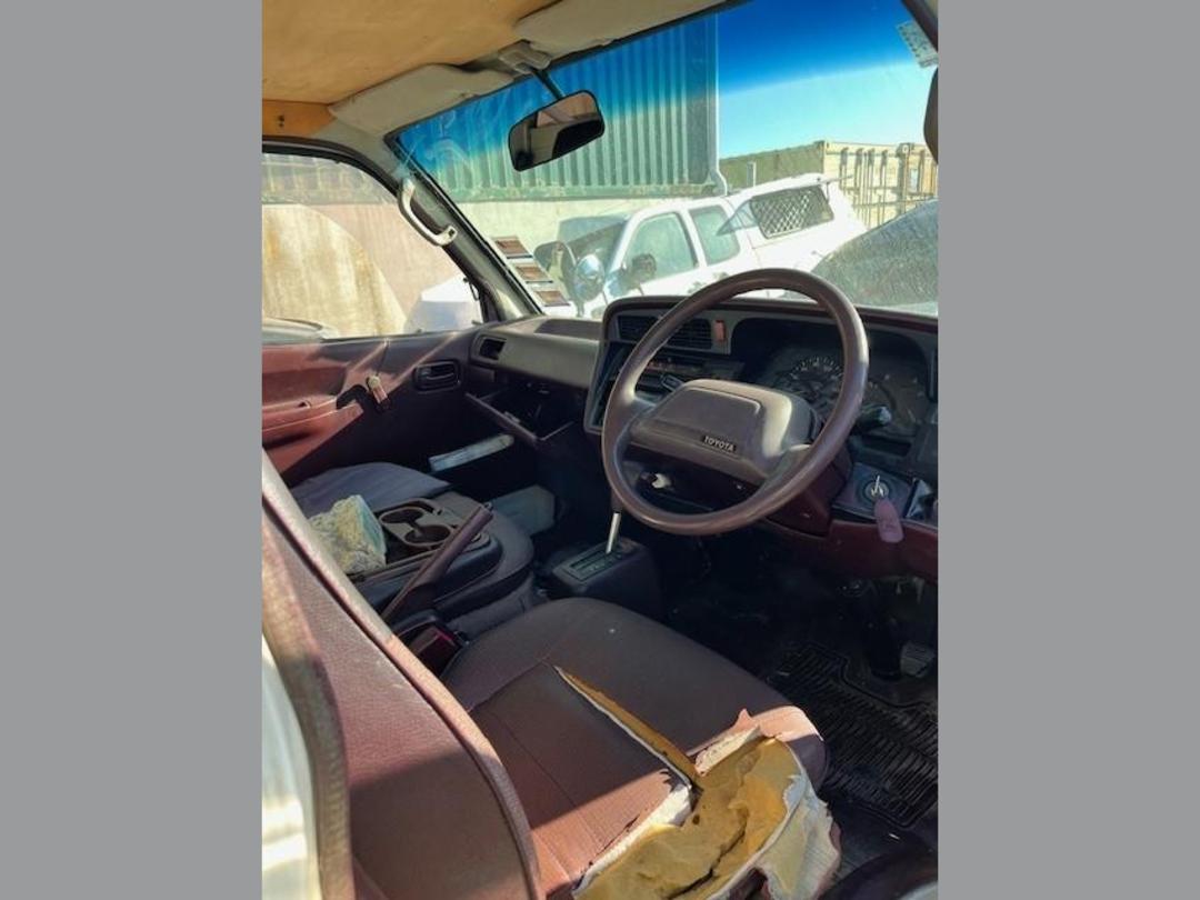 Photo '5' of Toyota Hiace