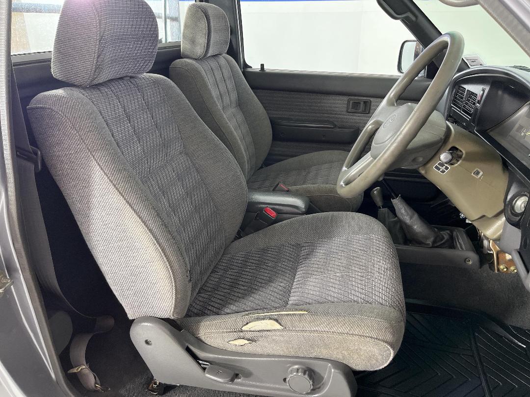 Photo '16' of Toyota Hilux