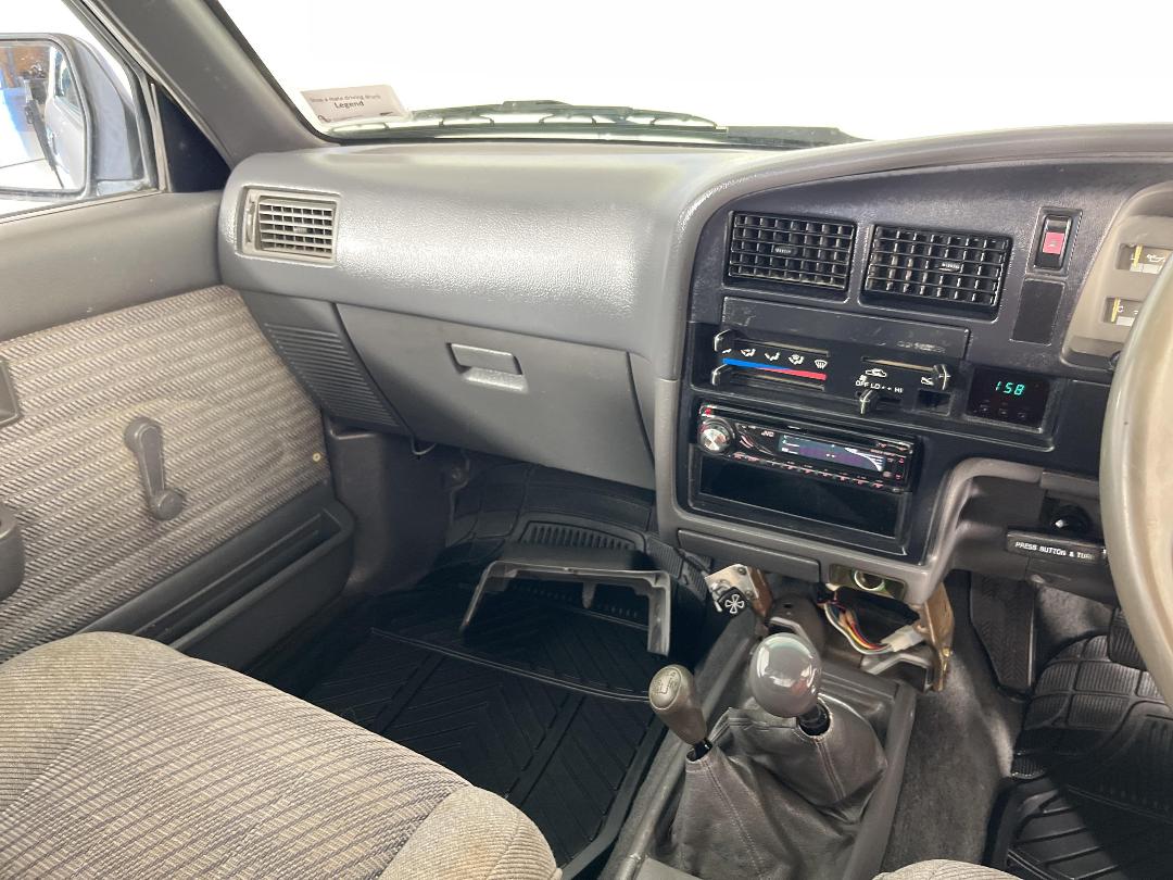 Photo '18' of Toyota Hilux