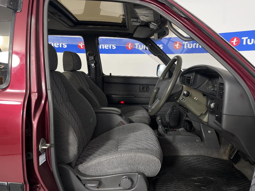 Photo '16' of Toyota Hilux Photo '16' of Toyota Hilux