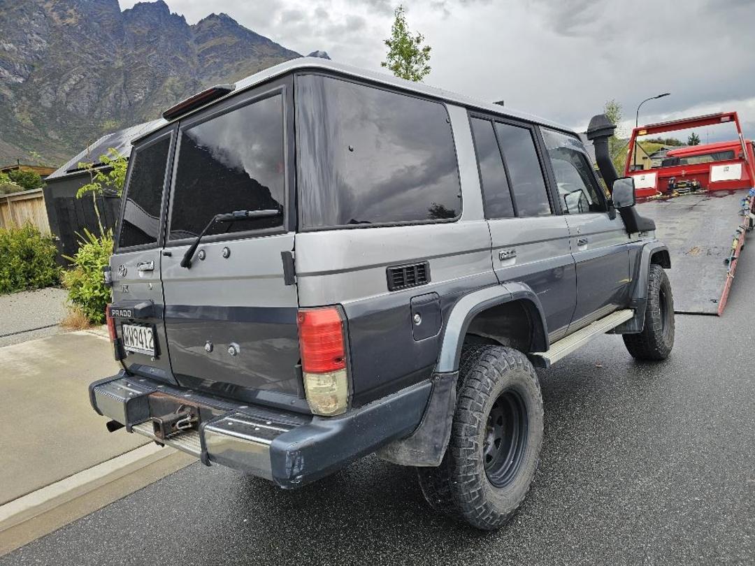 Photo '8' of Toyota Landcruiser Prado Photo '8' of Toyota Landcruiser Prado