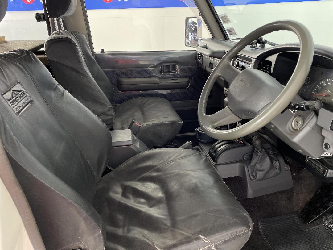 Photo '16' of Toyota Prado