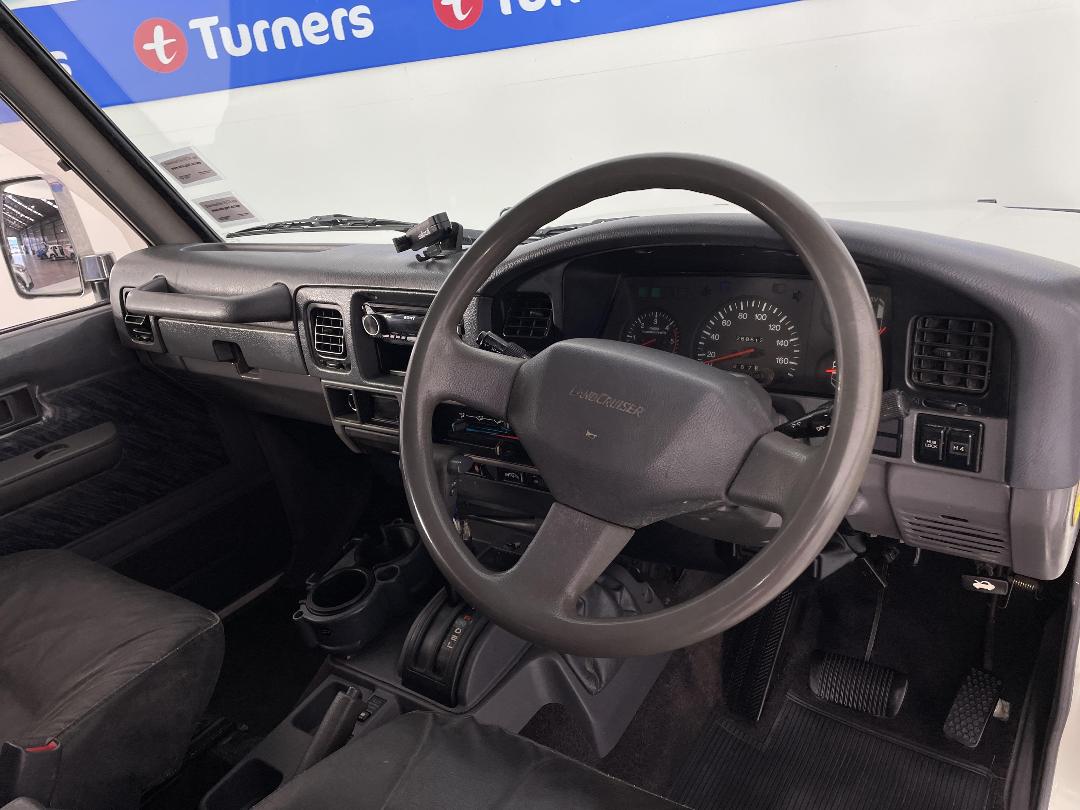 Photo '17' of Toyota Prado