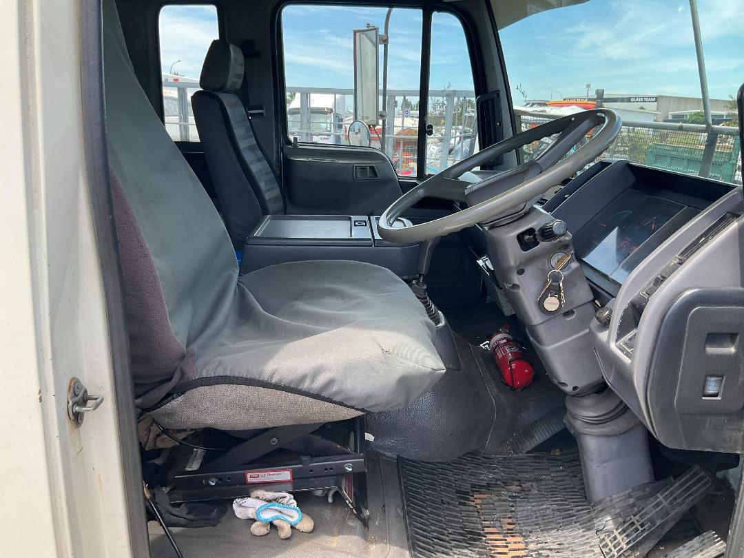 Photo '24' of Hino FE 3HPKA Curtain/Chiller