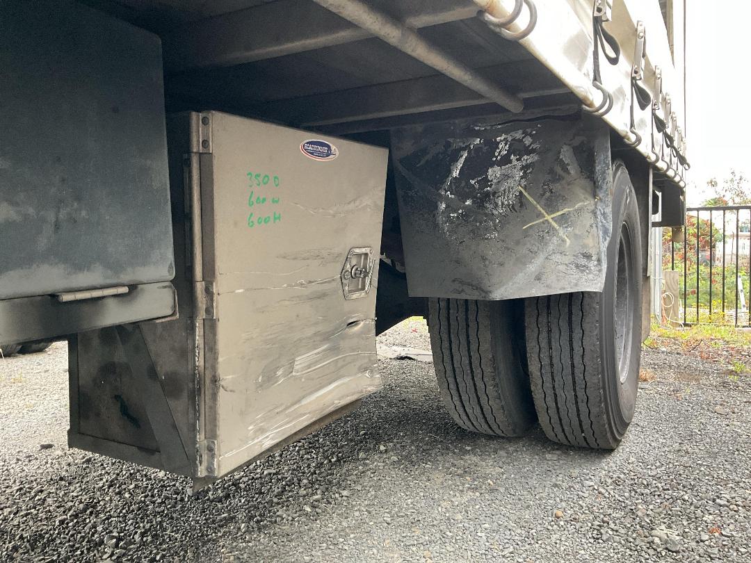 Photo '12' of Hino FE 3HPKA Curtain/Chiller