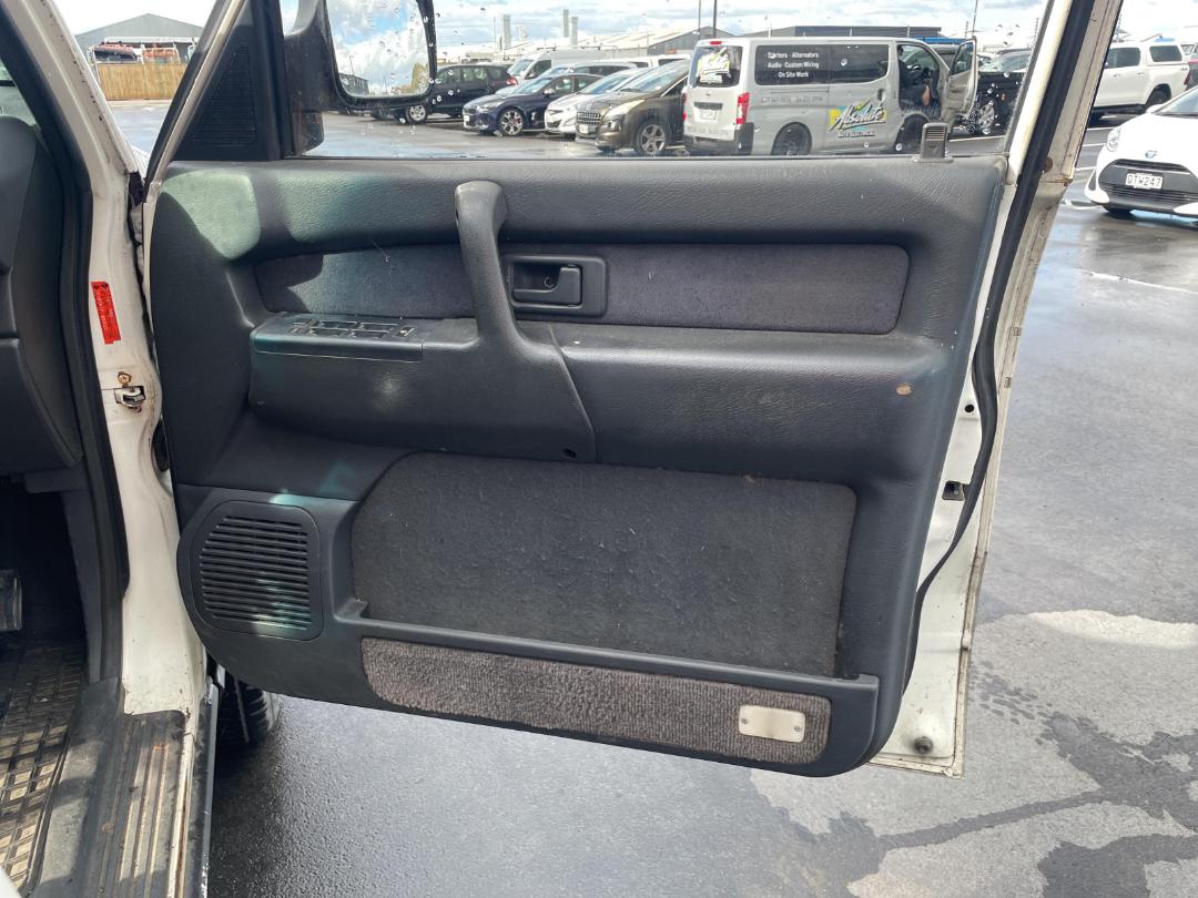 Photo '13' of Isuzu Bighorn Photo '13' of Isuzu Bighorn