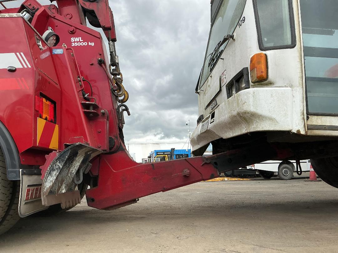Photo '9' of Isuzu Journey Bus