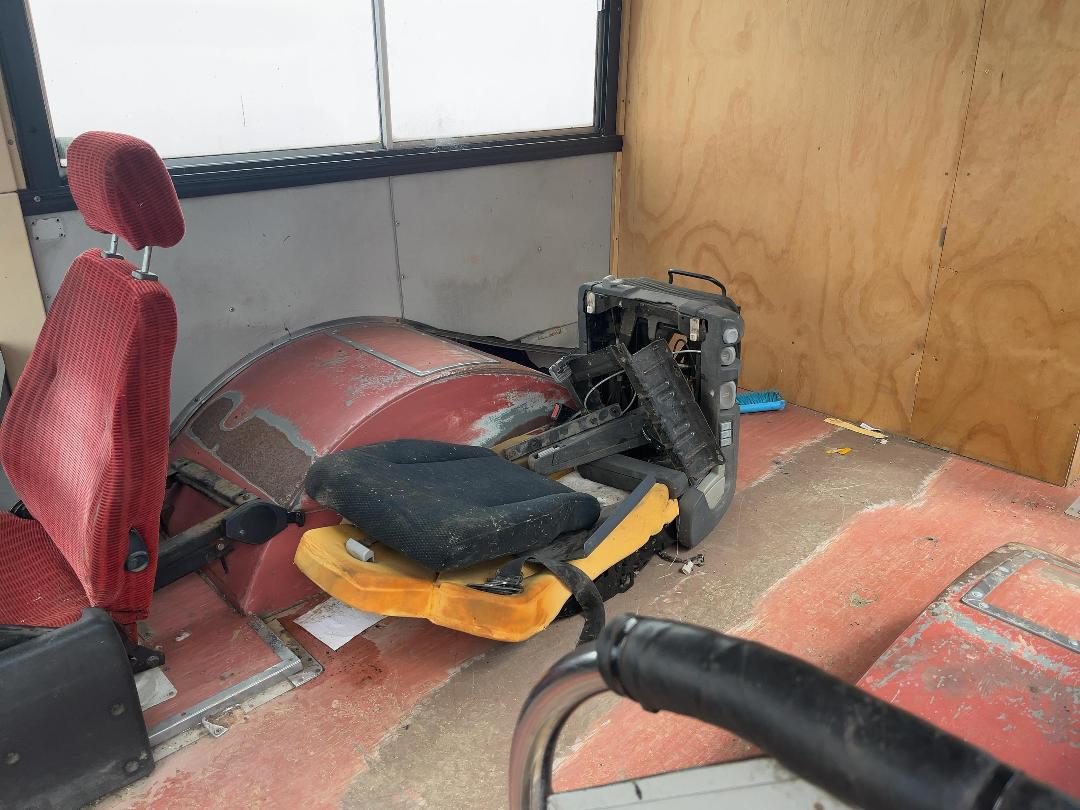 Photo '16' of Isuzu Journey Bus