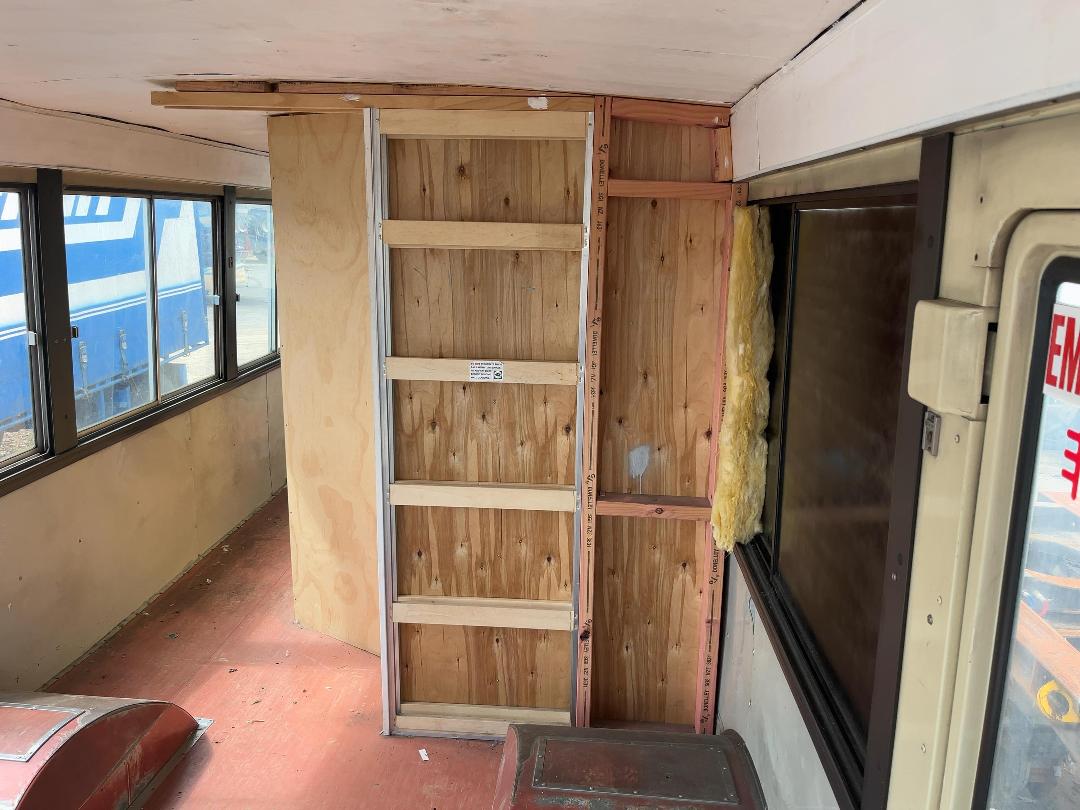 Photo '22' of Isuzu Journey Bus