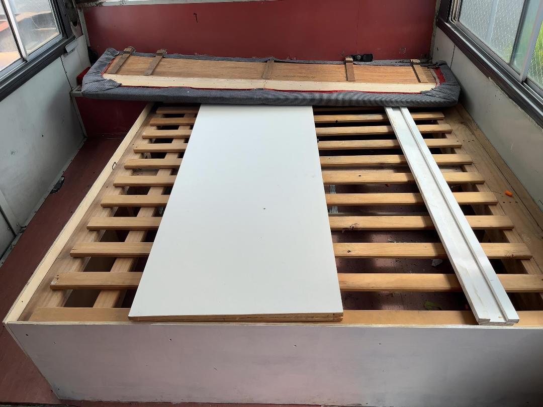 Photo '23' of Isuzu Journey Bus