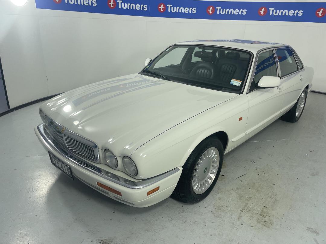 Photo '4' of Jaguar XJ12