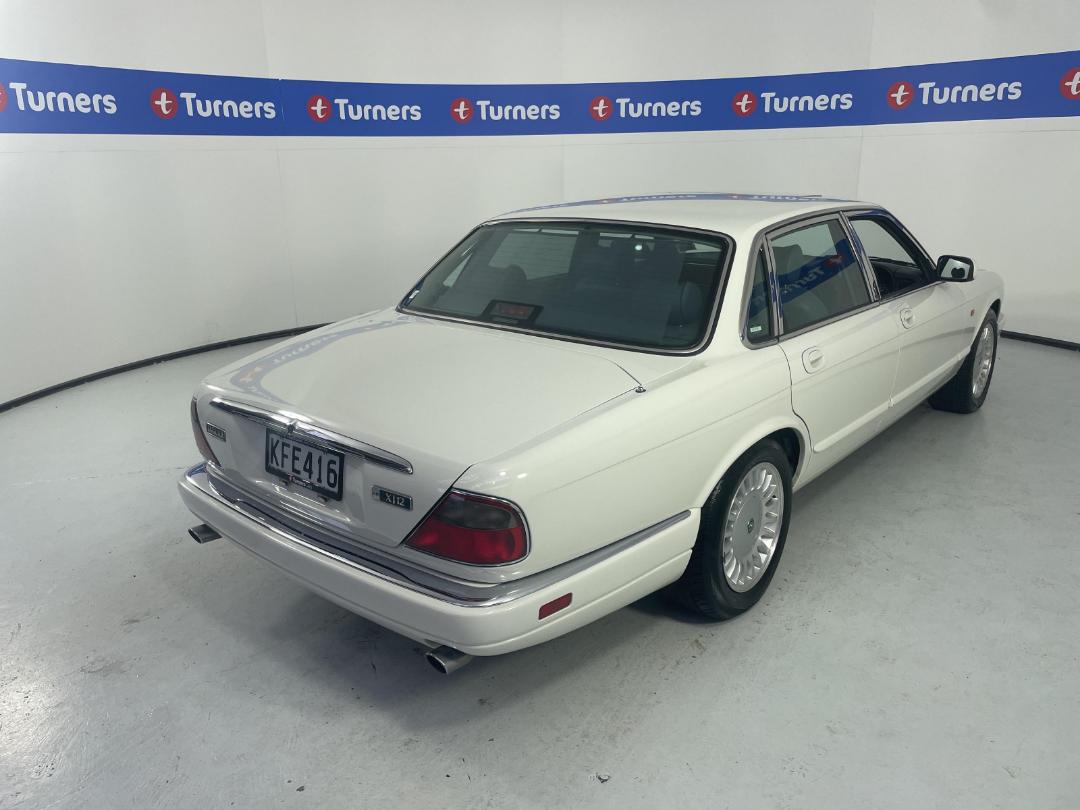 Photo '7' of Jaguar XJ12