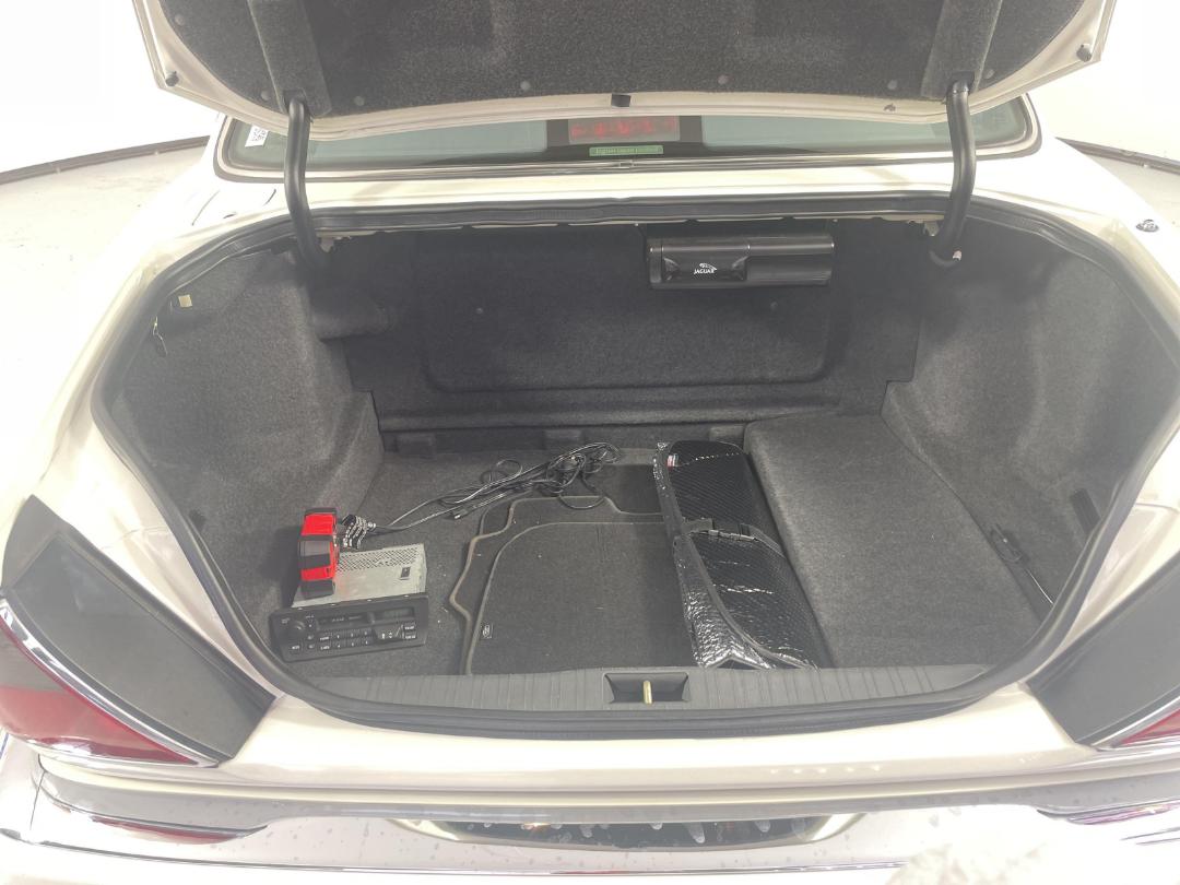 Photo '14' of Jaguar XJ12