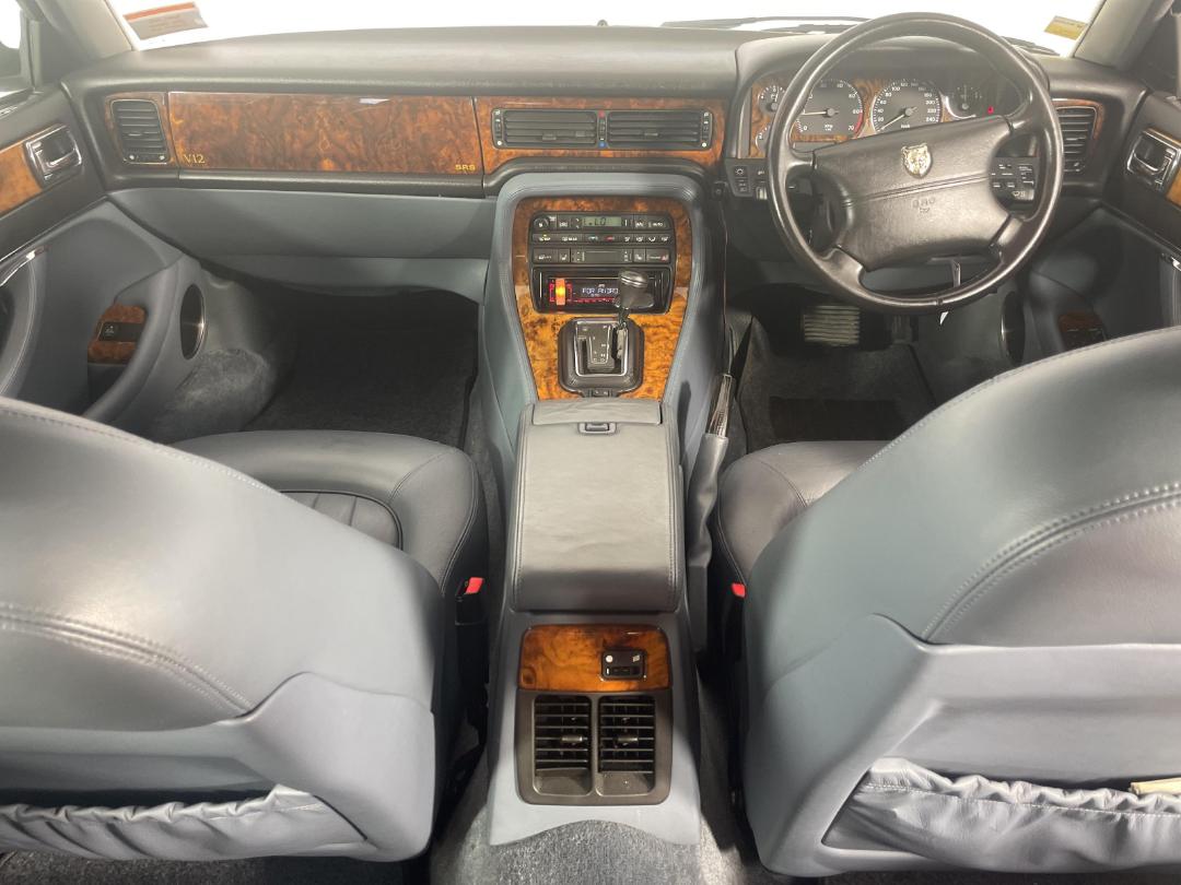 Photo '17' of Jaguar XJ12