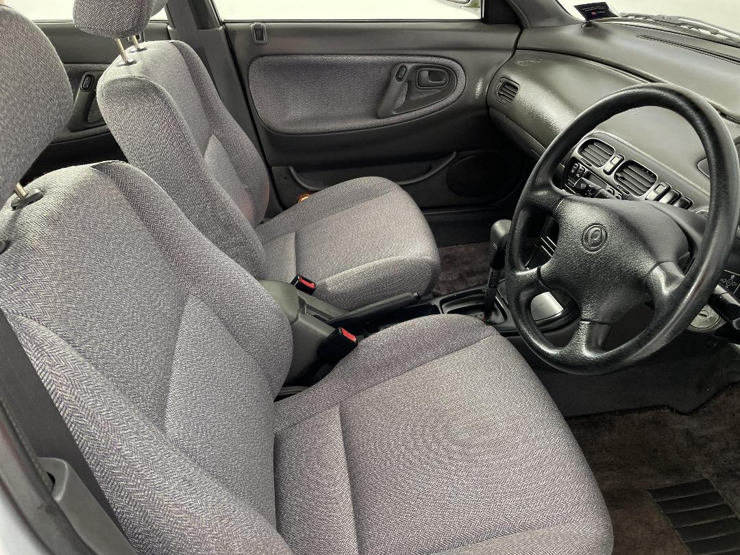 Photo '16' of Mazda Cronos Photo '16' of Mazda Cronos