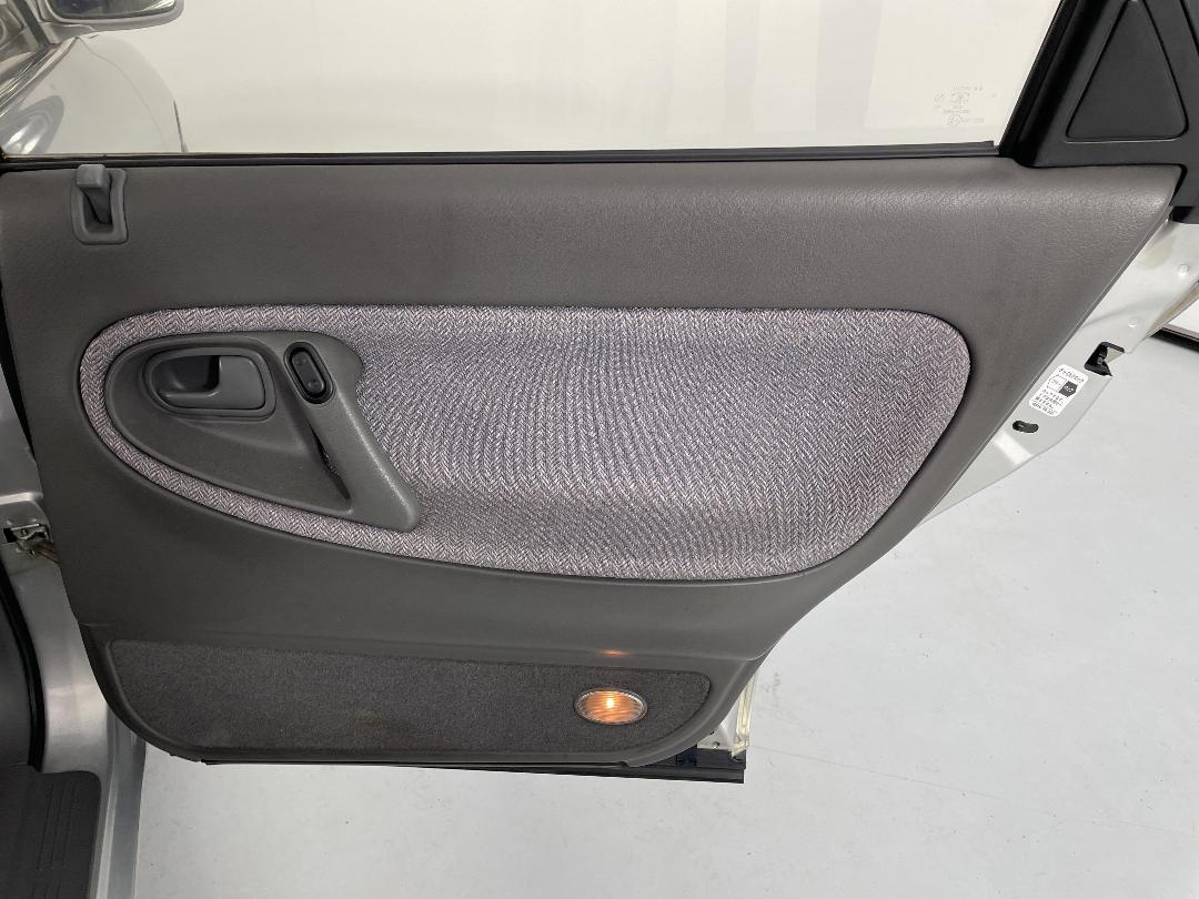 Photo '19' of Mazda Cronos Photo '19' of Mazda Cronos