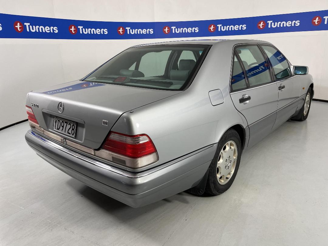 Photo '7' of Mercedes-Benz 320