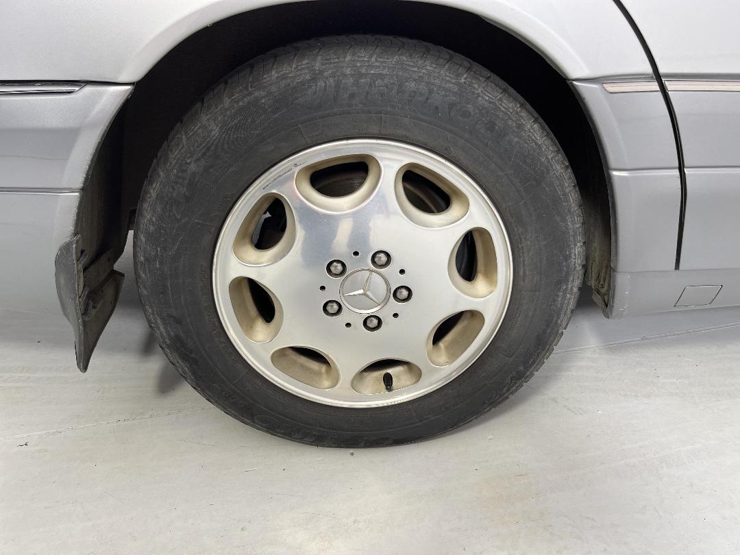 Photo '12' of Mercedes-Benz 320