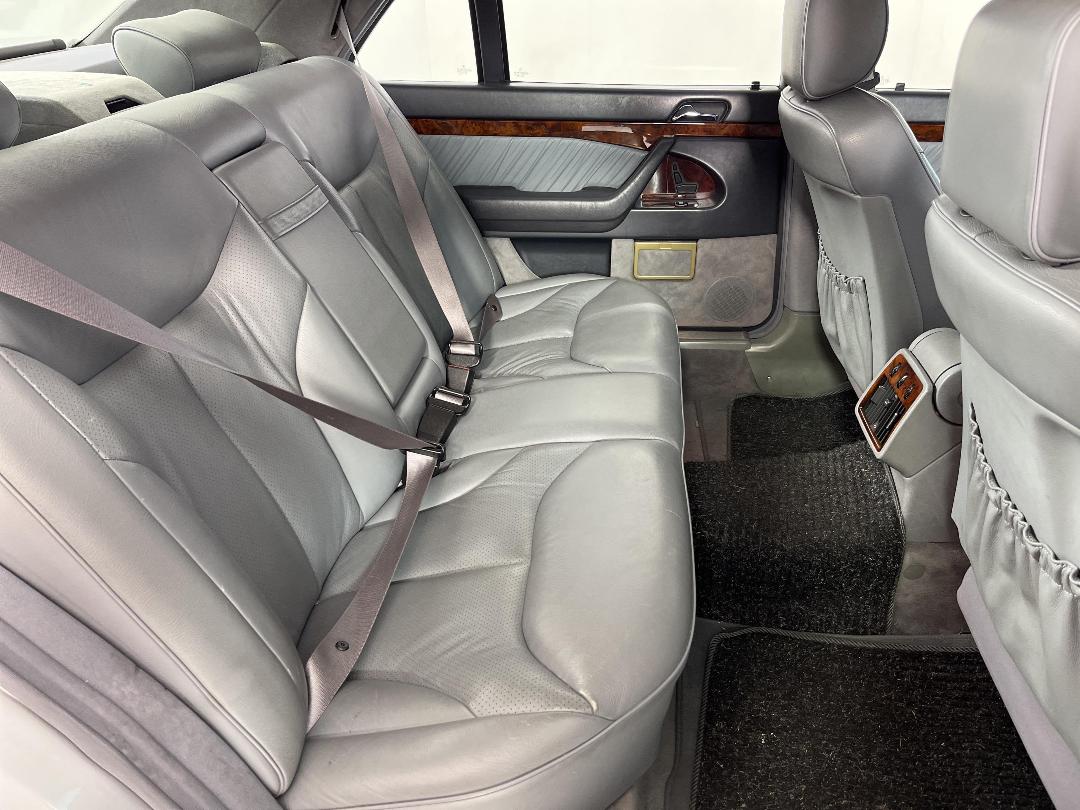 Photo '20' of Mercedes-Benz 320