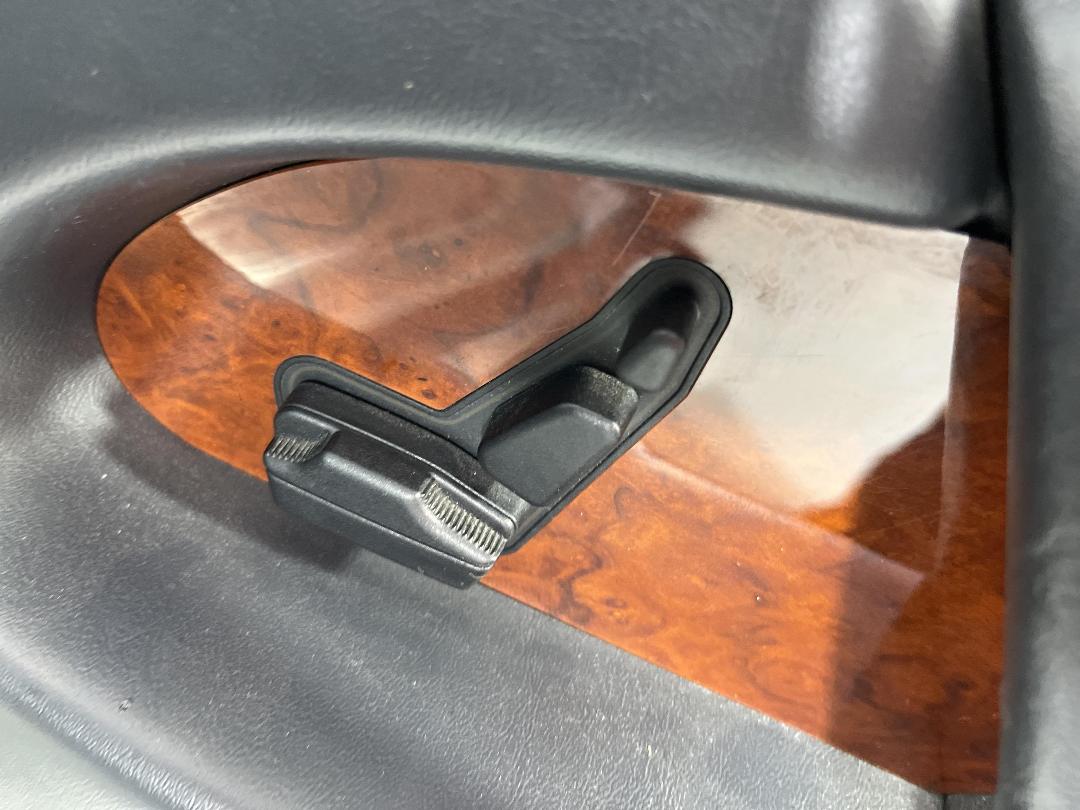 Photo '26' of Mercedes-Benz 320