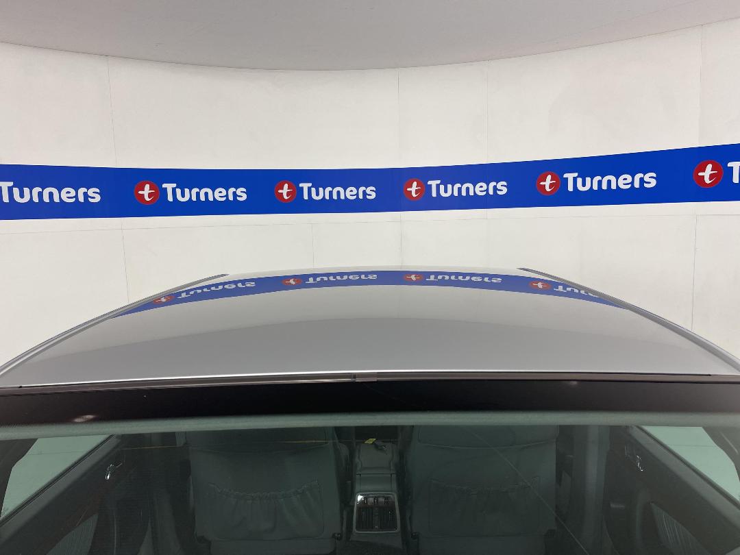 Photo '28' of Mercedes-Benz 320