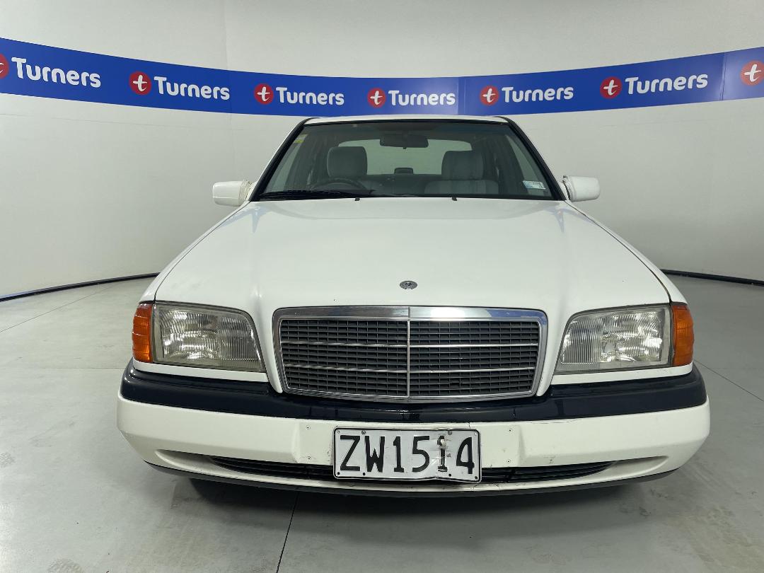 Photo '2' of Mercedes-Benz C220 Photo '2' of Mercedes-Benz C220