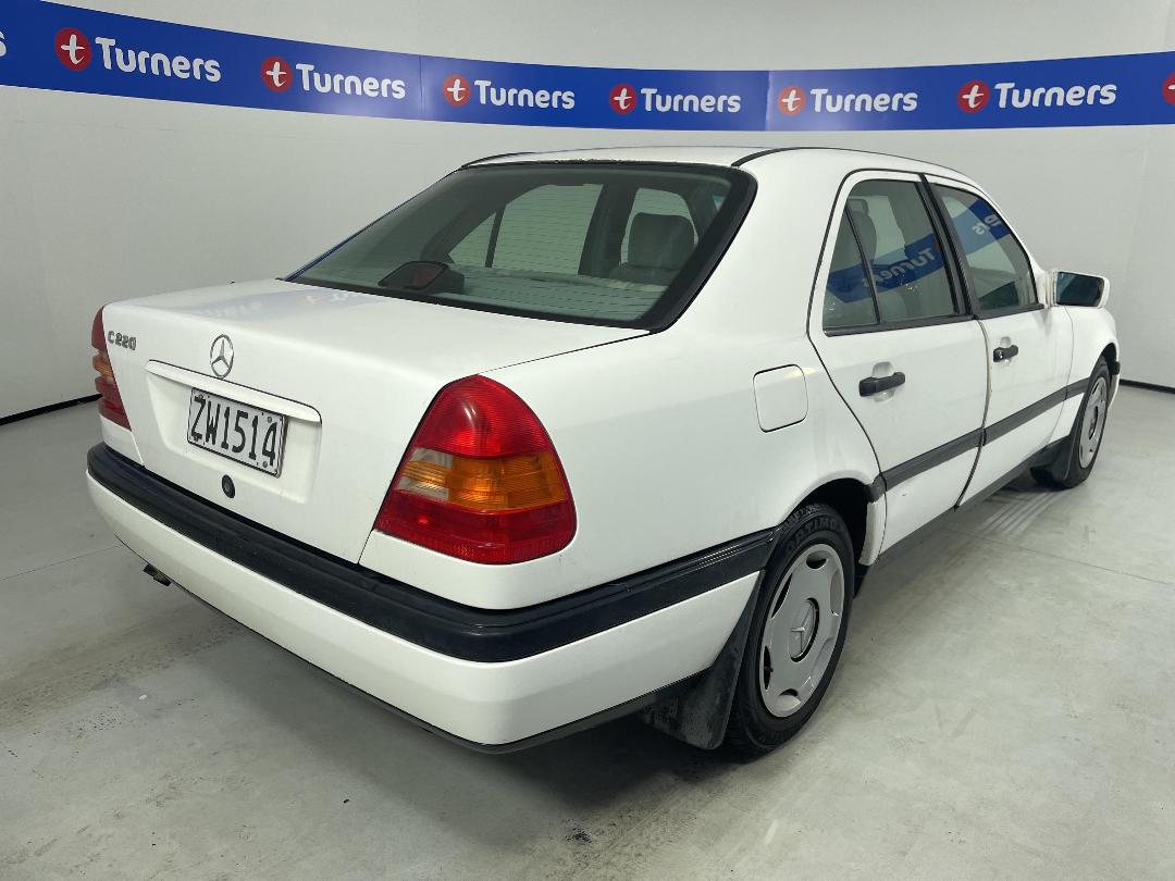 Photo '7' of Mercedes-Benz C220 Photo '7' of Mercedes-Benz C220