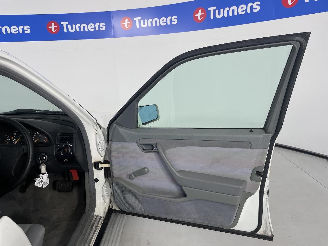 Photo '15' of Mercedes-Benz C220 Photo '15' of Mercedes-Benz C220