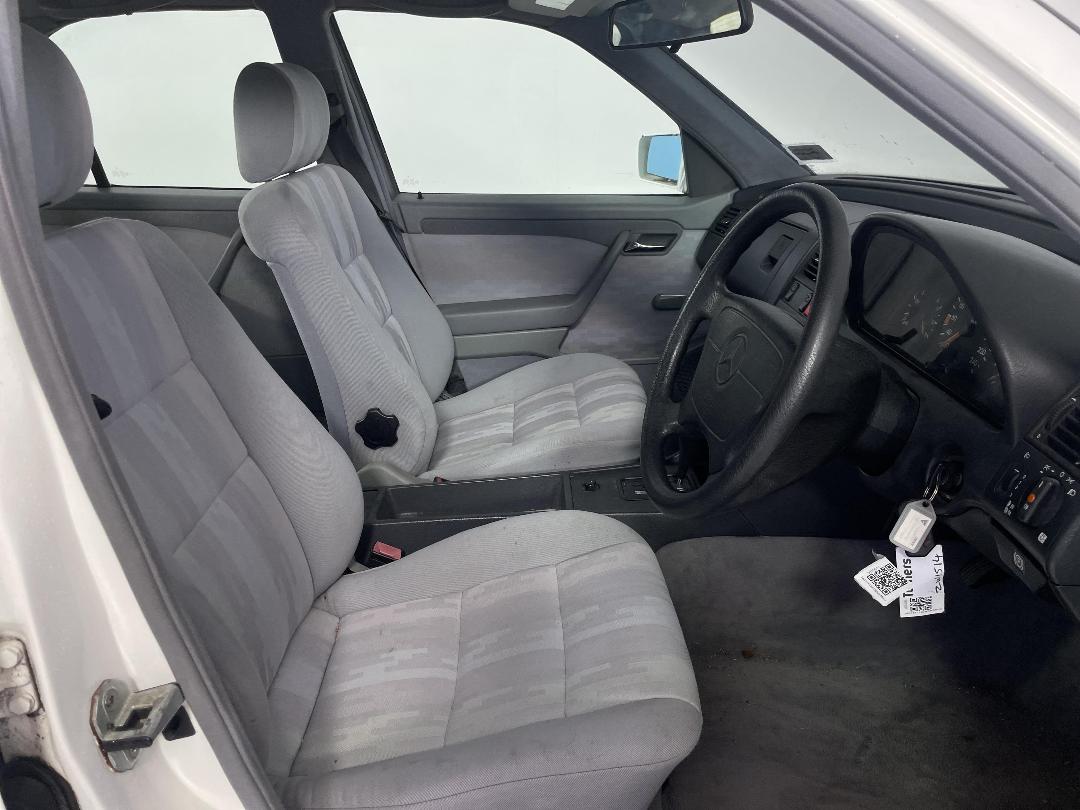 Photo '16' of Mercedes-Benz C220 Photo '16' of Mercedes-Benz C220