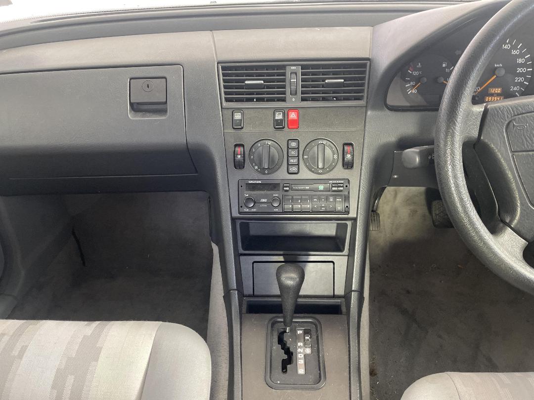 Photo '18' of Mercedes-Benz C220 Photo '18' of Mercedes-Benz C220