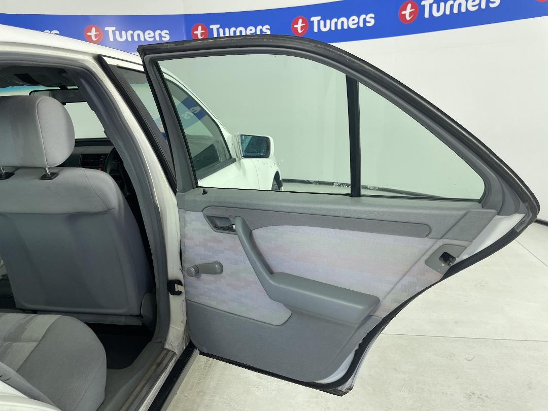 Photo '19' of Mercedes-Benz C220 Photo '19' of Mercedes-Benz C220