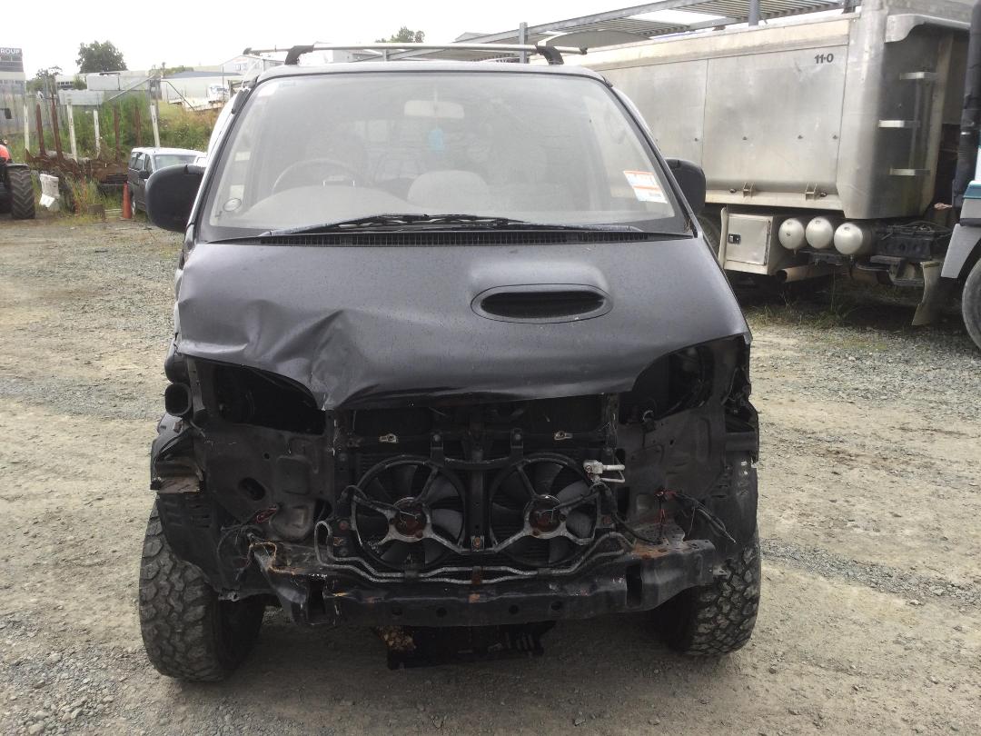 Photo '2' of Mitsubishi Delica Space Gear Photo '2' of Mitsubishi Delica Space Gear