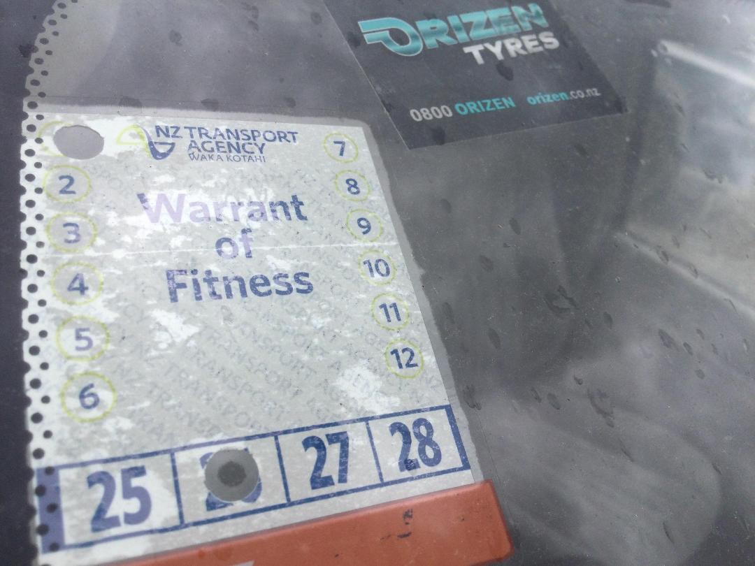 Photo '20' of Mitsubishi Delica Space Gear Photo '20' of Mitsubishi Delica Space Gear