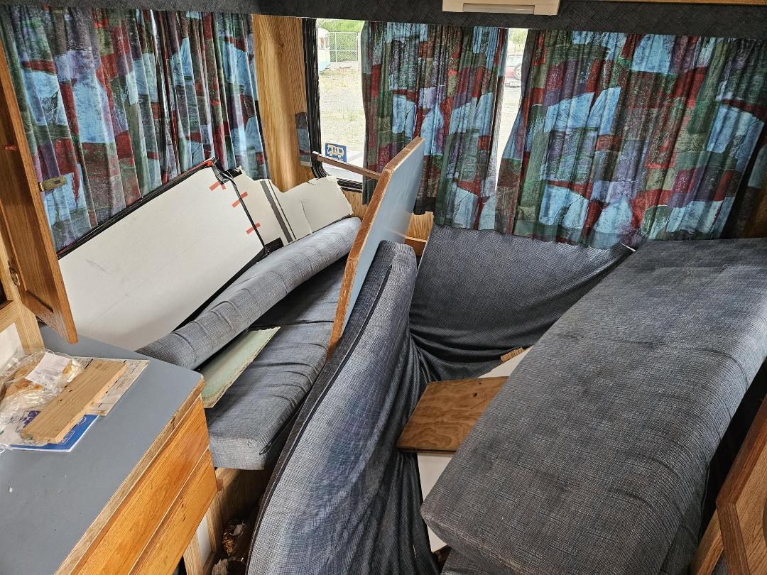 Photo '11' of Mitsubishi FE091C CAMPER Motorhome