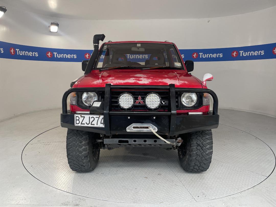 Photo '2' of Mitsubishi Pajero Photo '2' of Mitsubishi Pajero