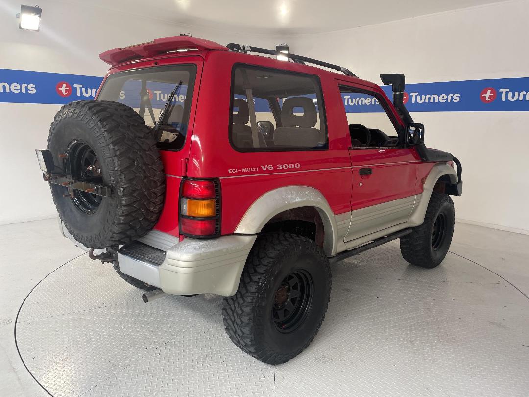 Photo '7' of Mitsubishi Pajero Photo '7' of Mitsubishi Pajero