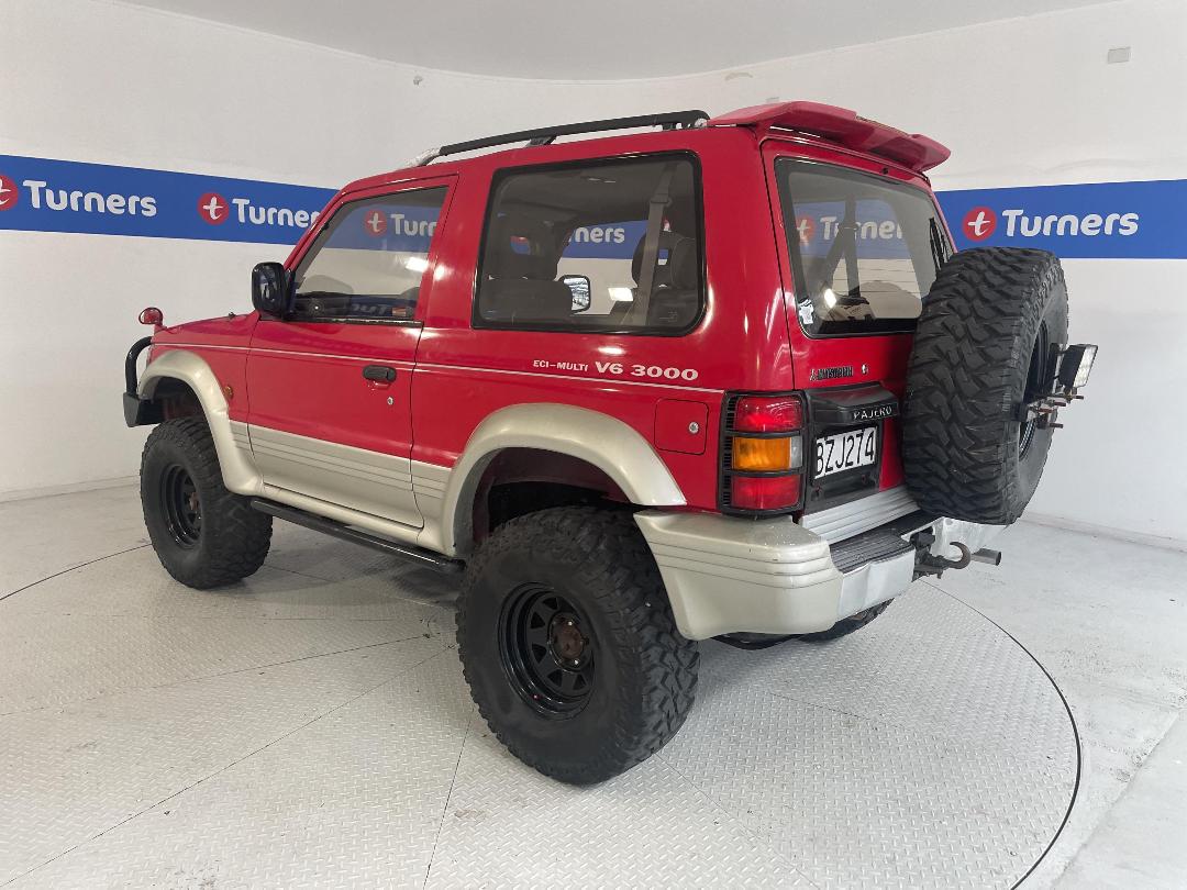 Photo '5' of Mitsubishi Pajero Photo '5' of Mitsubishi Pajero