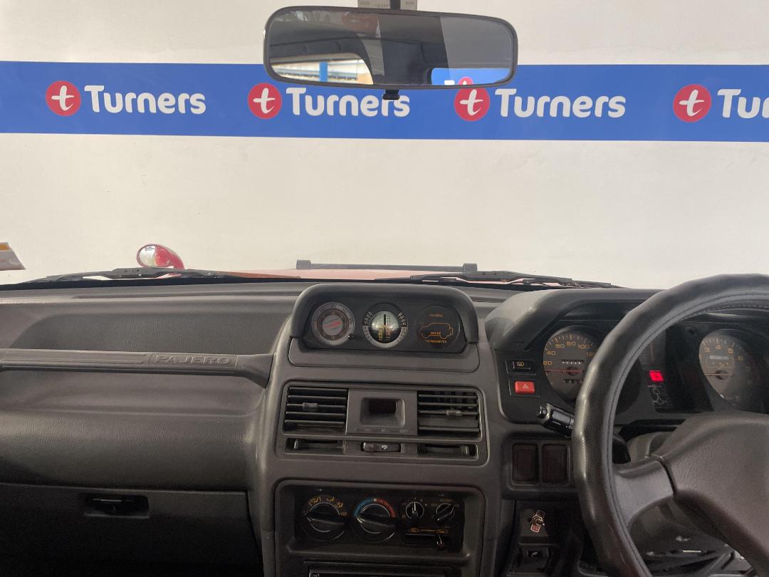 Photo '17' of Mitsubishi Pajero Photo '17' of Mitsubishi Pajero