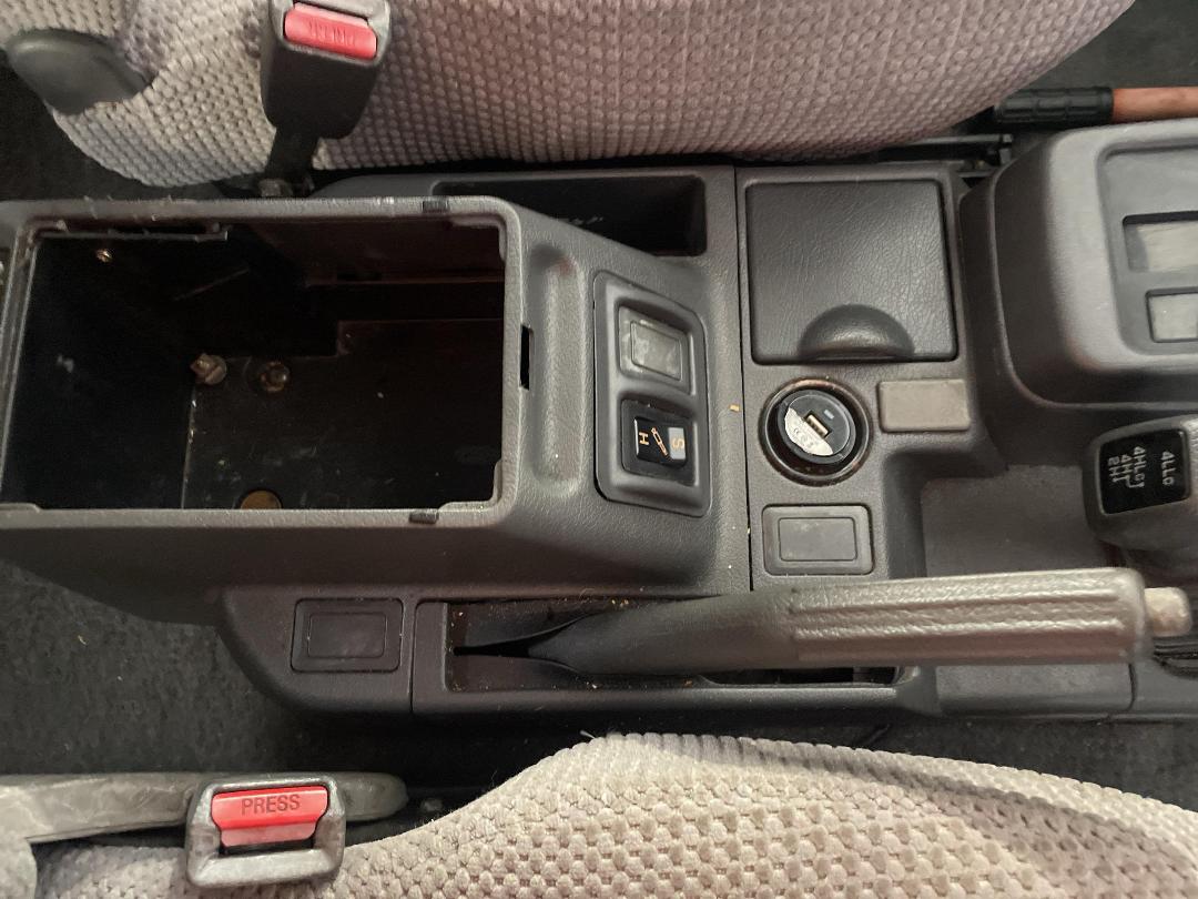 Photo '28' of Mitsubishi Pajero Photo '28' of Mitsubishi Pajero