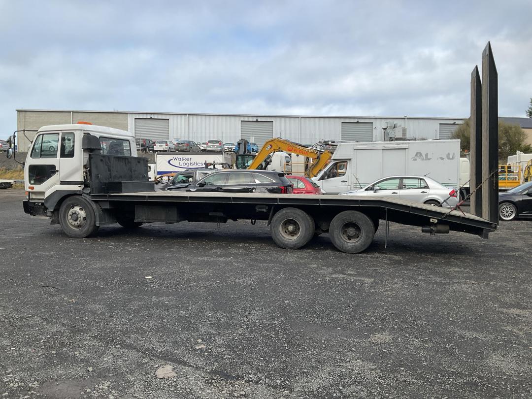 Photo '6' of Nissan CW 450 Transporter