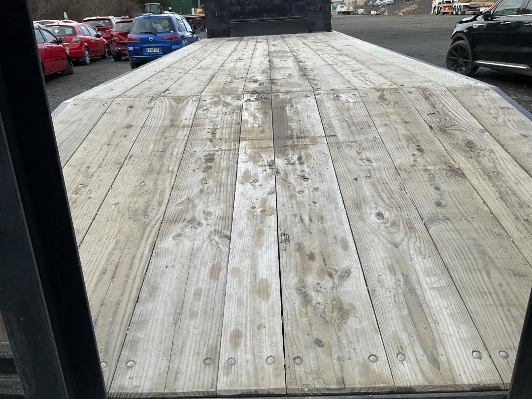 Photo '12' of Nissan CW 450 Transporter